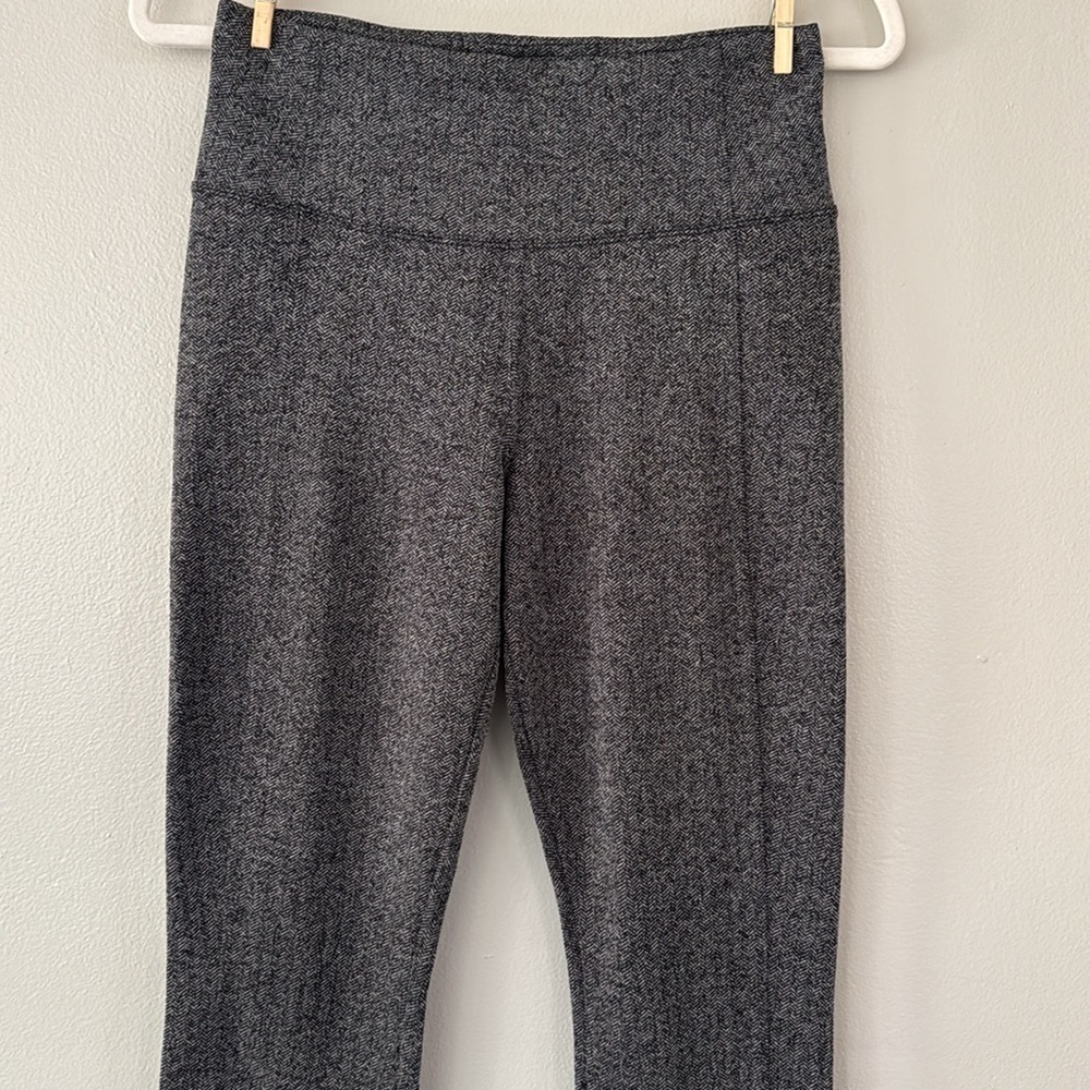 Athleta Delancey Herringbone Tight - Black / Abalone Gray - Picture 3 of 8